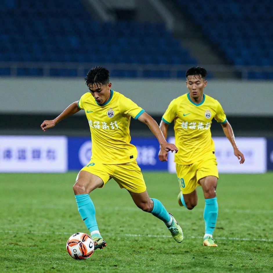 Julian Hall and the rulebook loophole: when a friendly is not enough to lock down a dual-national talent Julian Hall and the rulebook loophole: when a friendly is not enough to lock down a dual-national talent