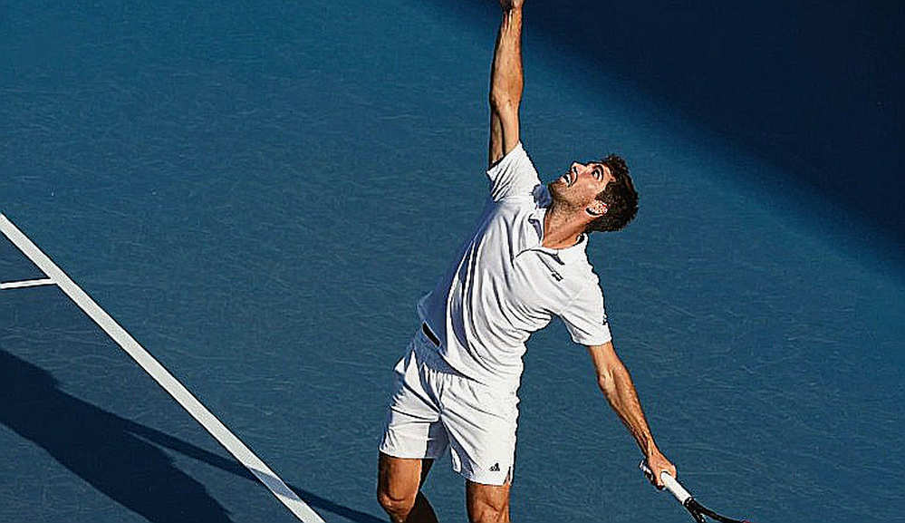 Djokovic leaves the US Open in pain: When a body betrays a legend, Raducanu quietly tries again