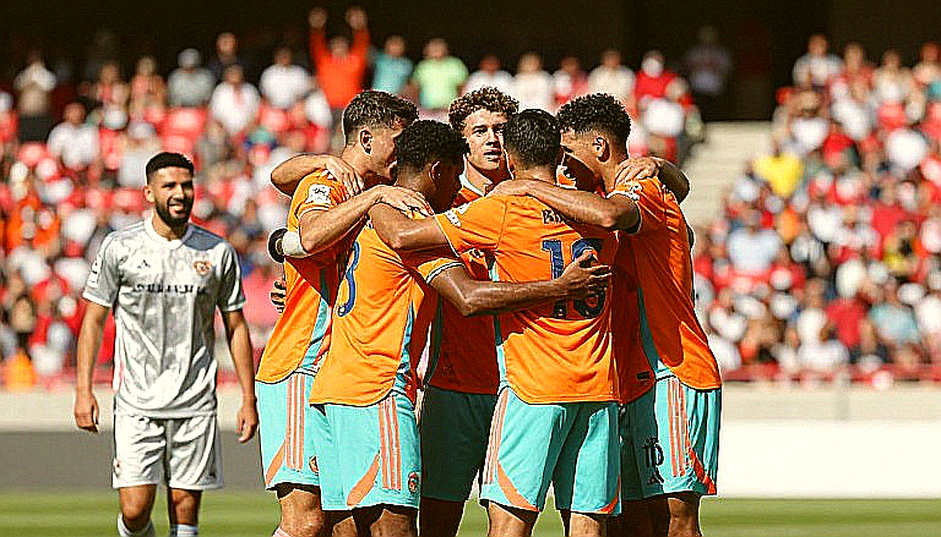 Four Matches Without Hau: The Sunken Half of a Red Card