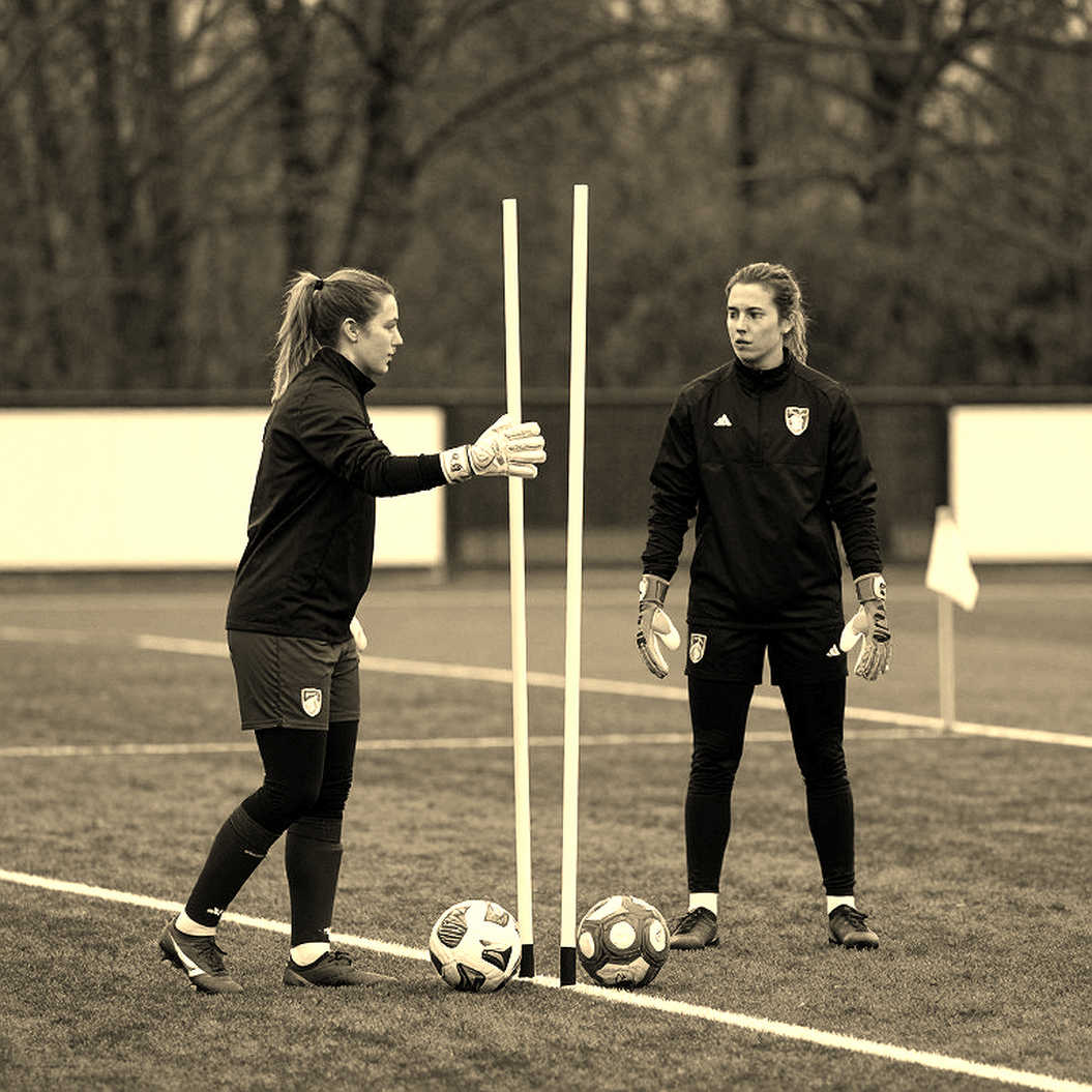 Mees Hilgers Leaves FC Twente After 15 Years: When Football Is No Longer a Game, but a Contract