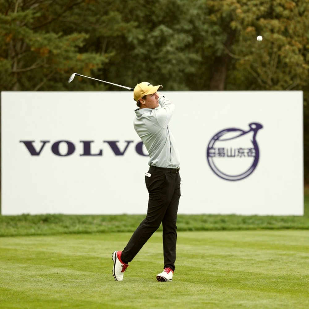 Gió Thổi Bóng Trước Cú Chip: Phi Lý Hay Chân Lý Trong Luật Golf? Gió Thổi Bóng Trước Cú Chip: Phi Lý Hay Chân Lý Trong Luật Golf?
