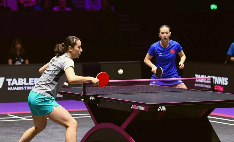 Chiếc ghế trống ở Paris: lịch thi đấu cầu lông, điểm xếp hạng và cái giá của một đầu gối