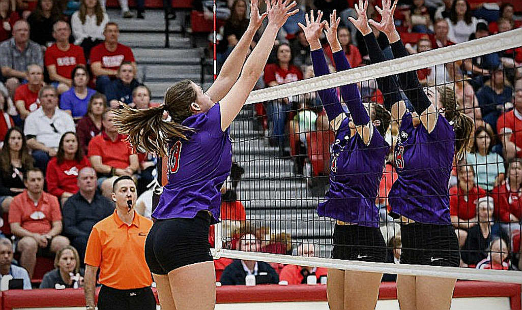 Pinnacle Bank Arena and 15,405 People: When Nebraska Women's Volleyball No Longer Claps Alone