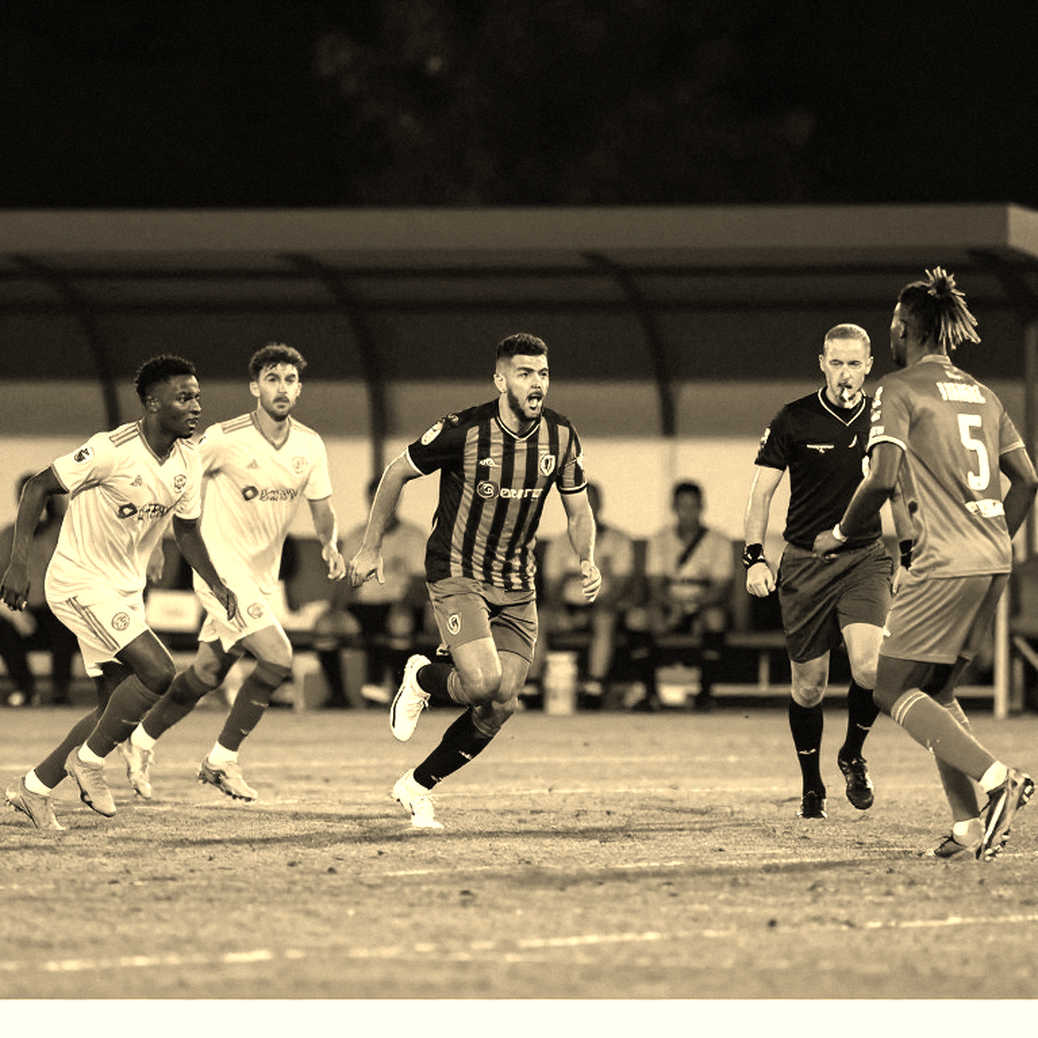 Việt Nam 0-1 Thái Lan: Hàng thủ ba người nứt trước khi kịp đứng vững Việt Nam 0-1 Thái Lan: Hàng thủ ba người nứt trước khi kịp đứng vững