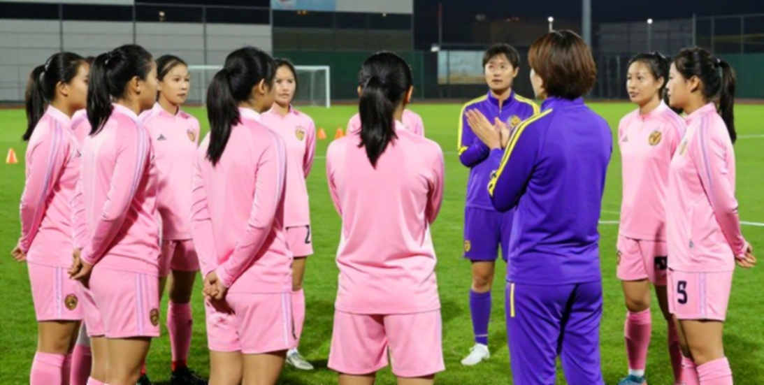 Ronaldo, chiếc ghế dự bị và bài toán quá độ của Bồ Đào Nha